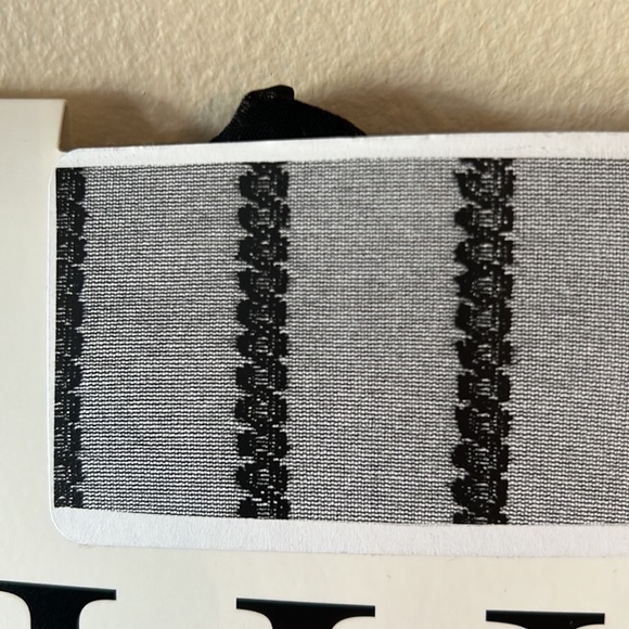 HUE black sheer decorative nylon size 2 - Picture 4 of 5